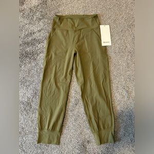 NWT Lululemon Align Jogger Crop in Green Size 4